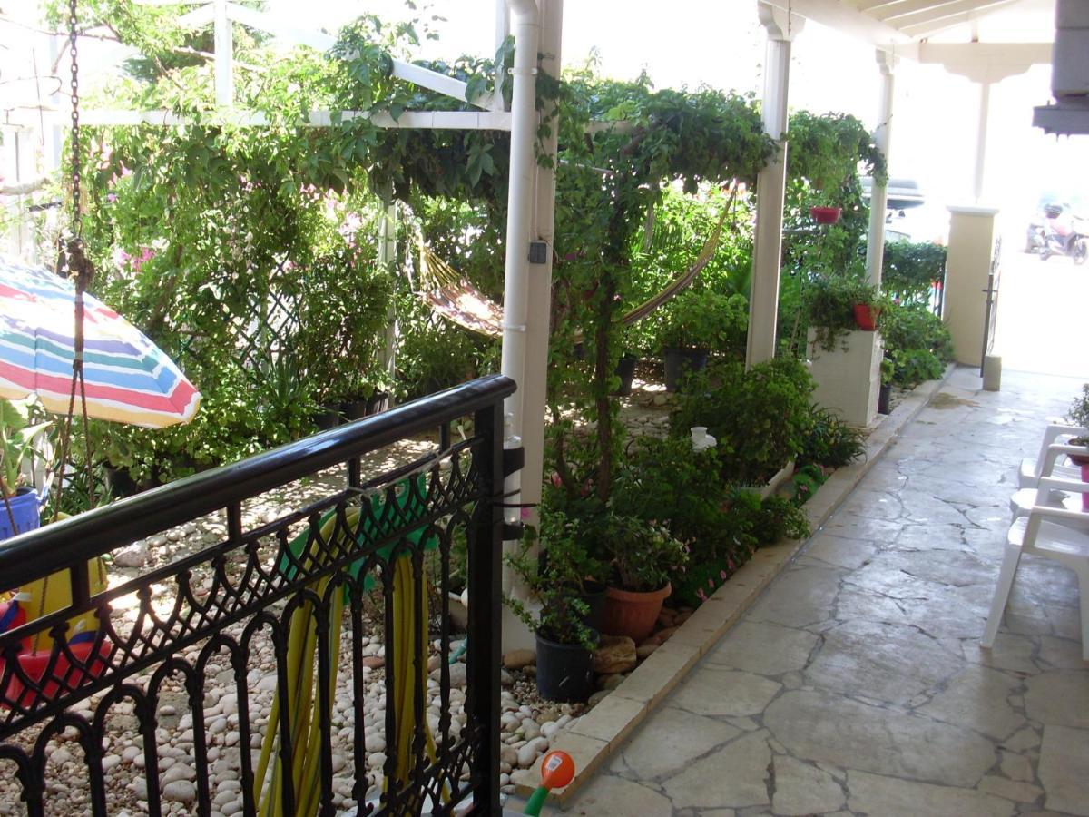 Mariangela Apartments Lixouri Exterior foto